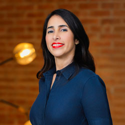Julia Manzur
